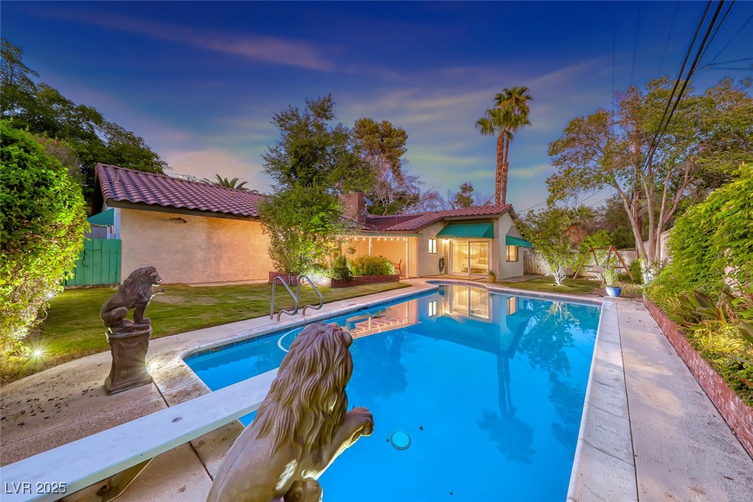 3001 Colanthe Avenue