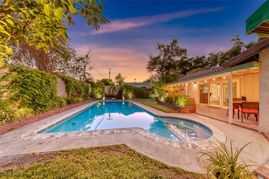 3001 Colanthe Avenue