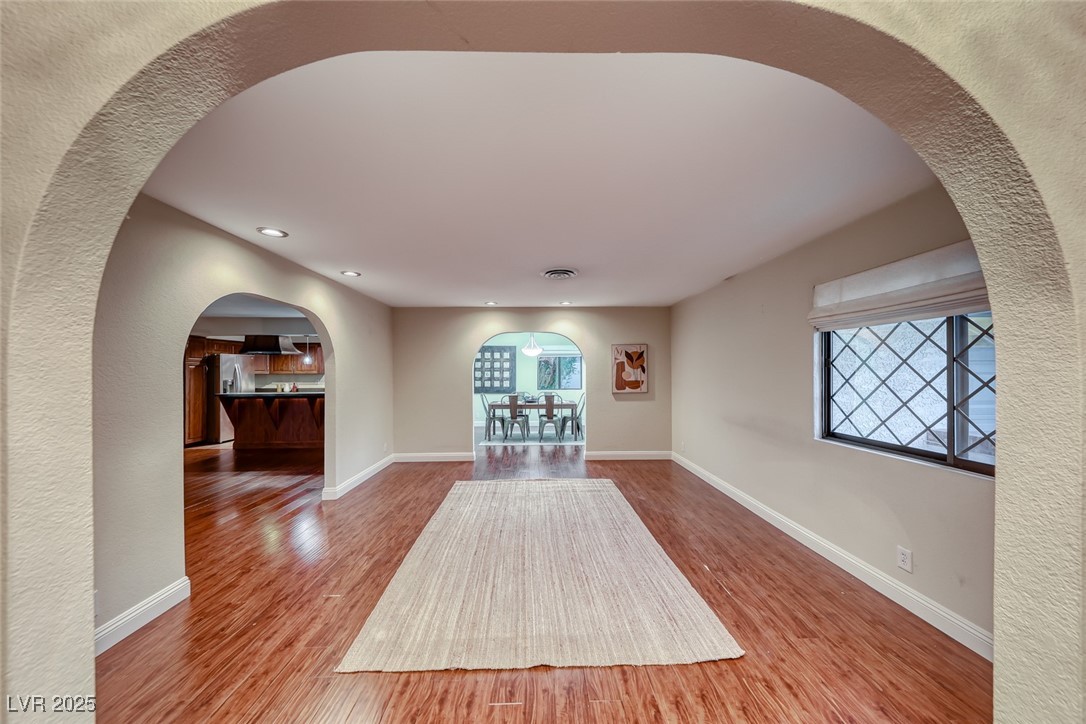 3001 Colanthe Avenue