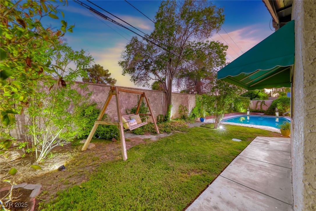 3001 Colanthe Avenue