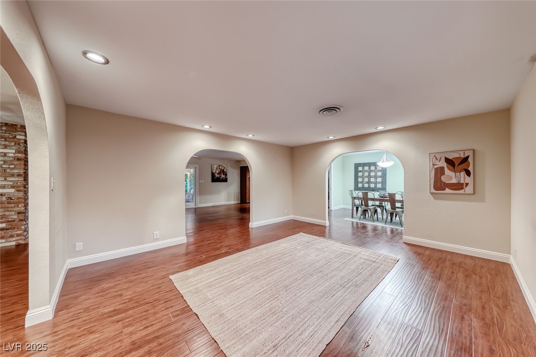 3001 Colanthe Avenue