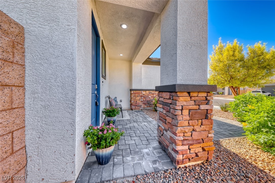 5450 Desert Mirage Street