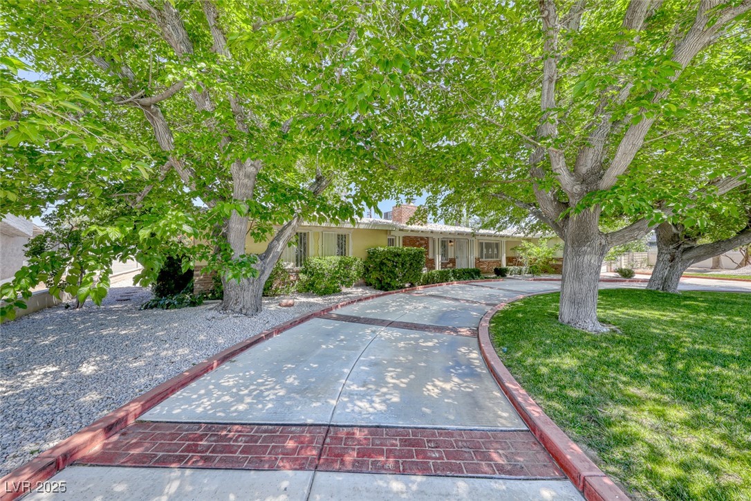 521 PARKWAY EAST n/a