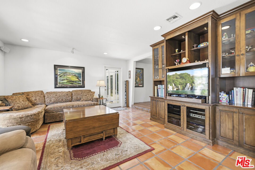 51 Flintlock Ln