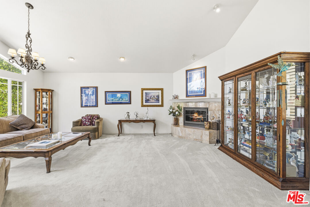 51 Flintlock Ln