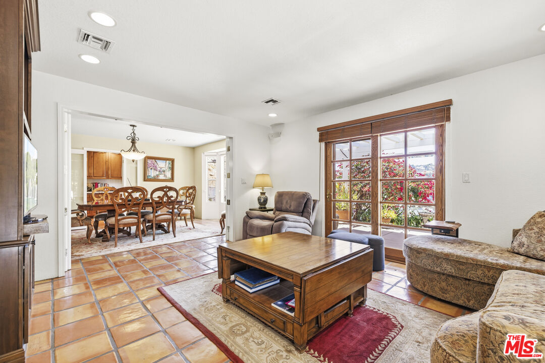 51 Flintlock Ln