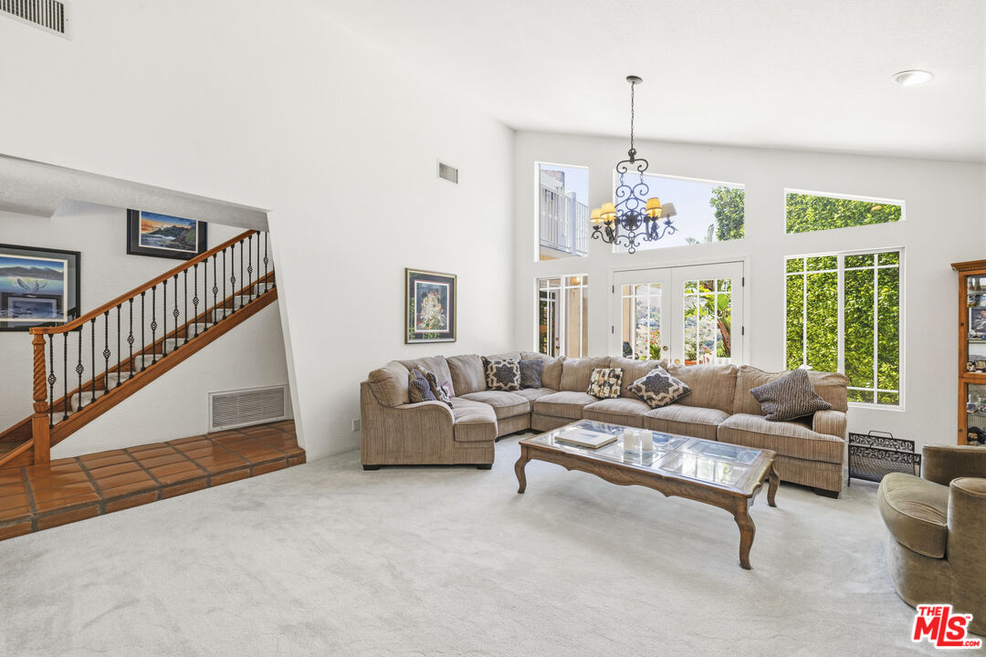51 Flintlock Ln