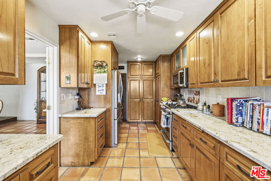 51 Flintlock Ln
