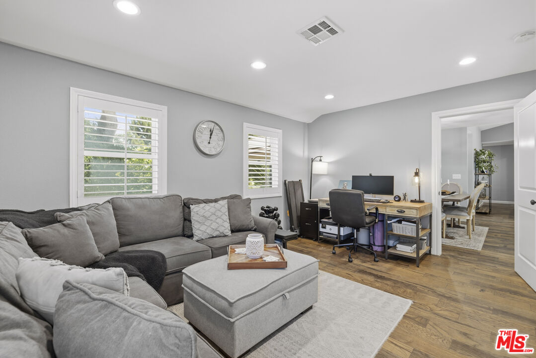 25601 Rancho Adobe Rd