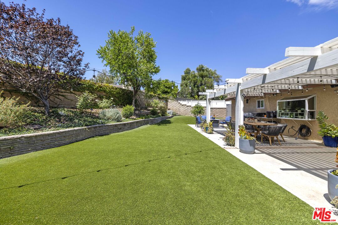 25601 Rancho Adobe Rd