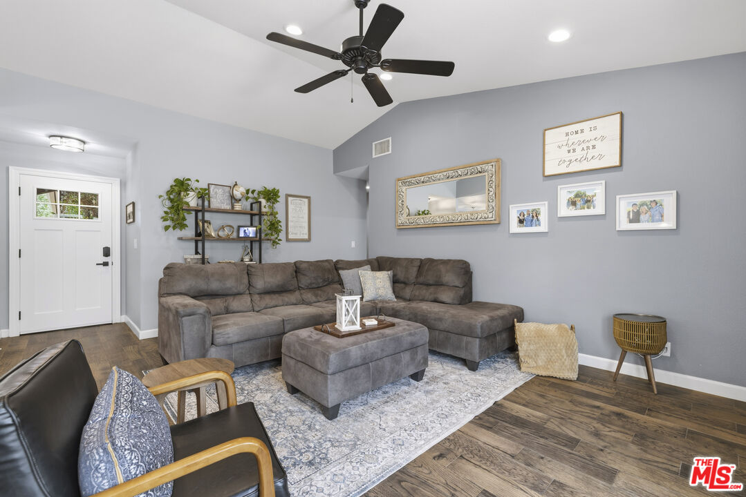 25601 Rancho Adobe Rd