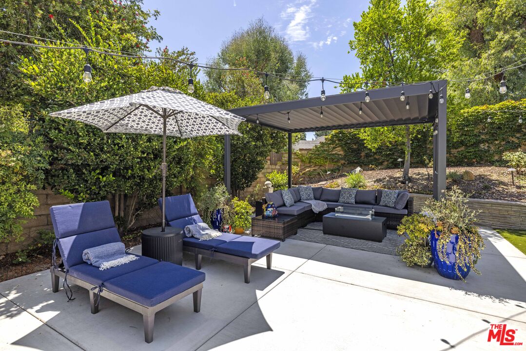 25601 Rancho Adobe Rd
