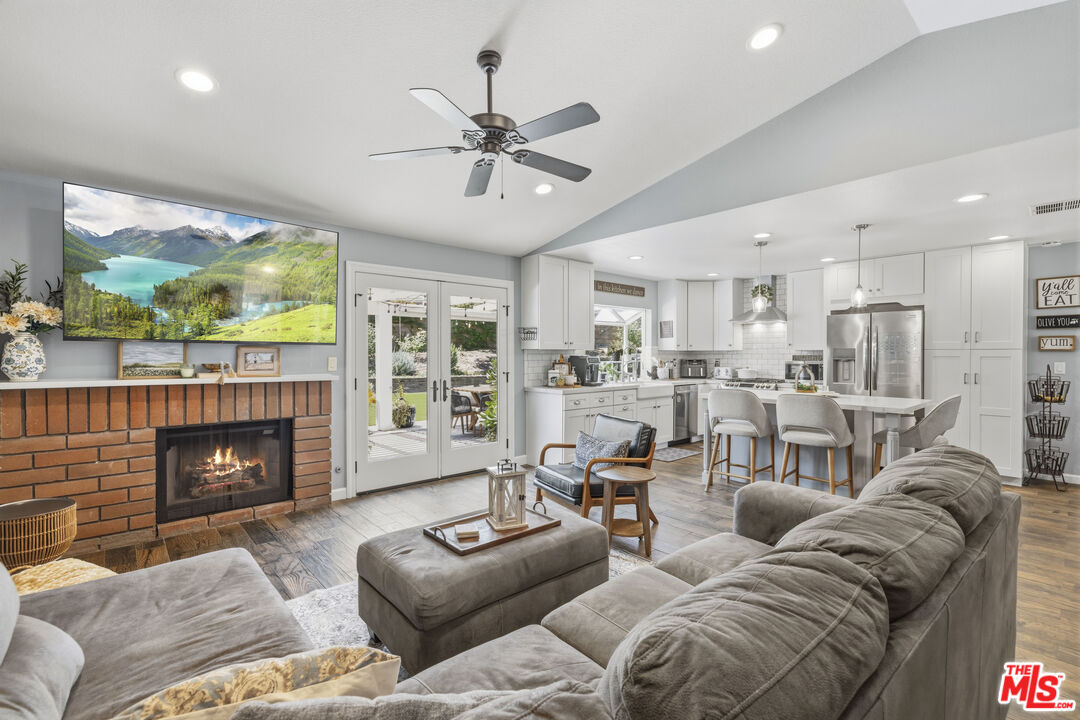 25601 Rancho Adobe Rd