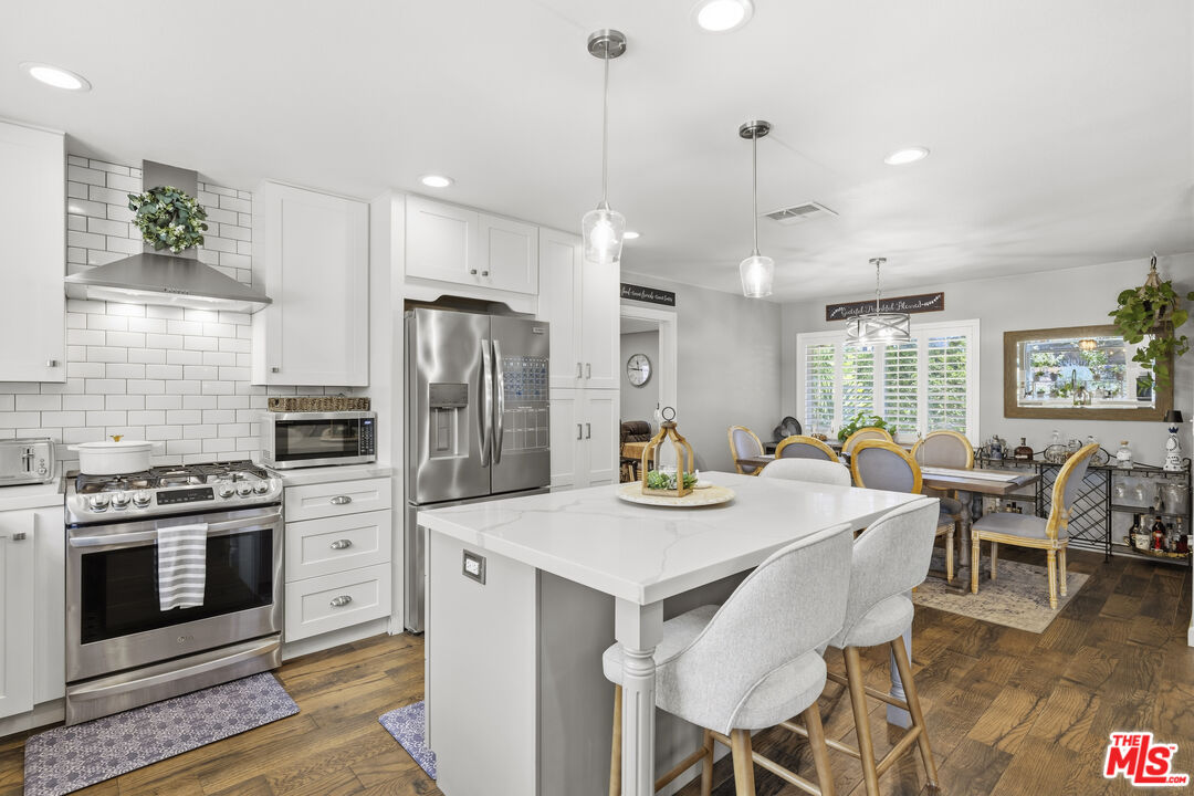 25601 Rancho Adobe Rd