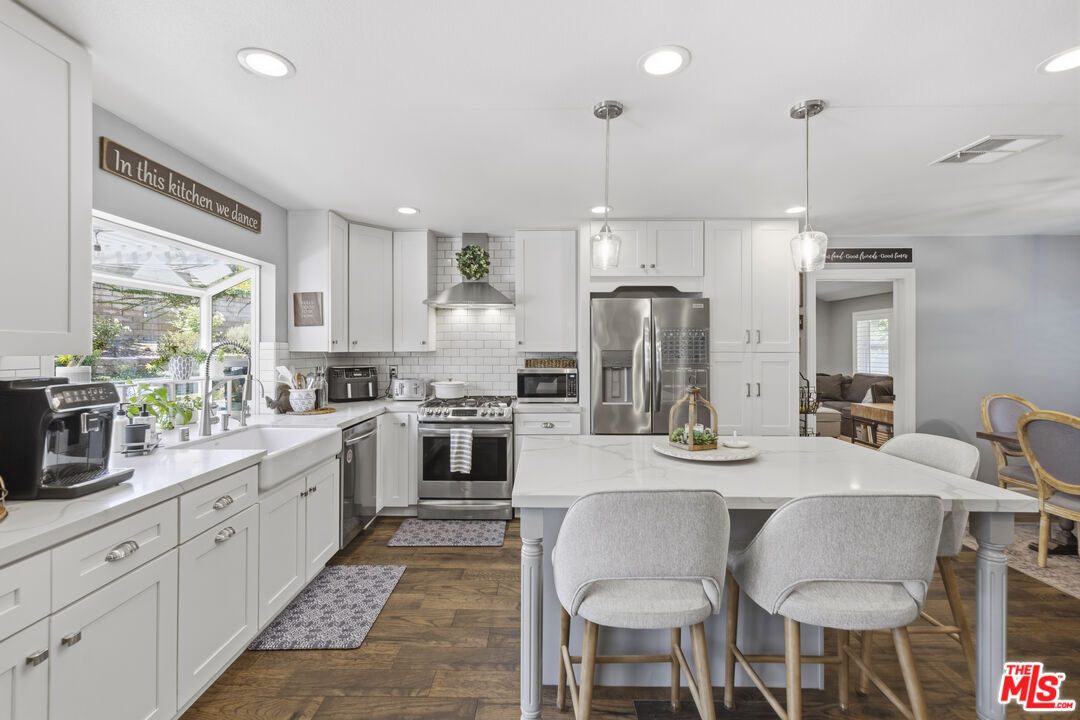 25601 Rancho Adobe Rd