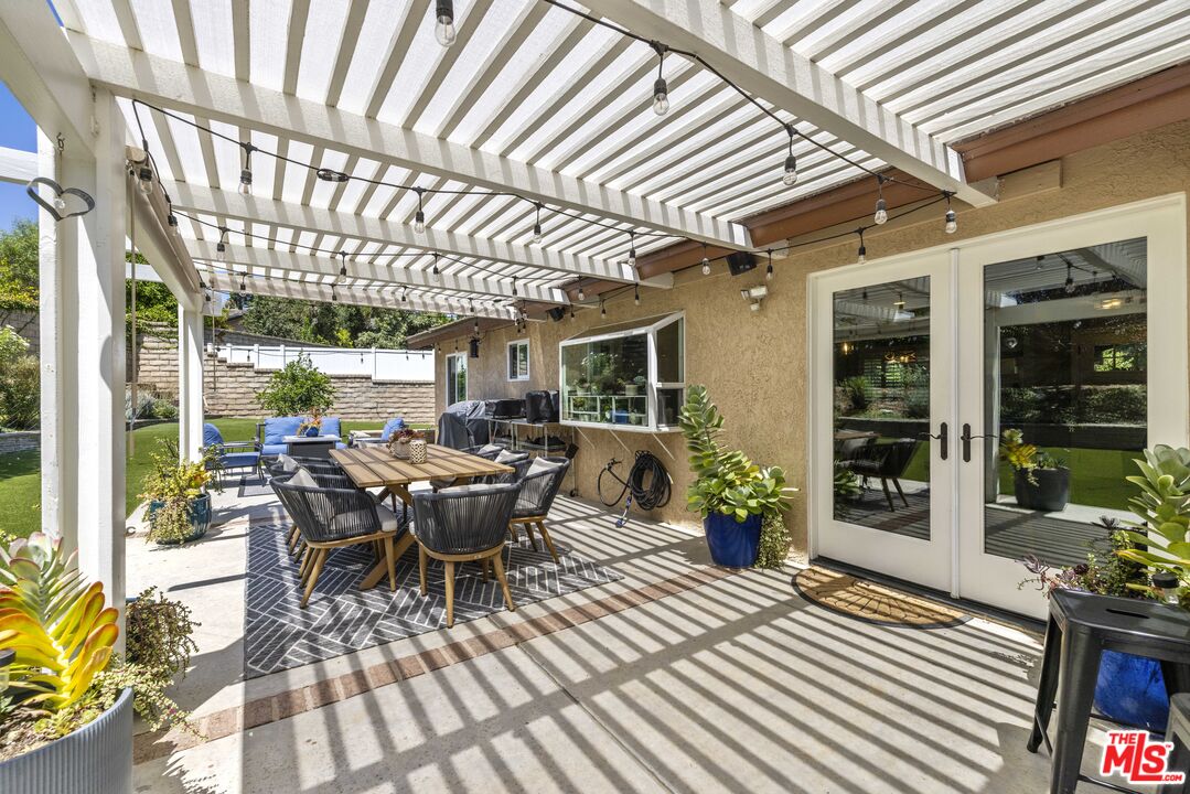 25601 Rancho Adobe Rd
