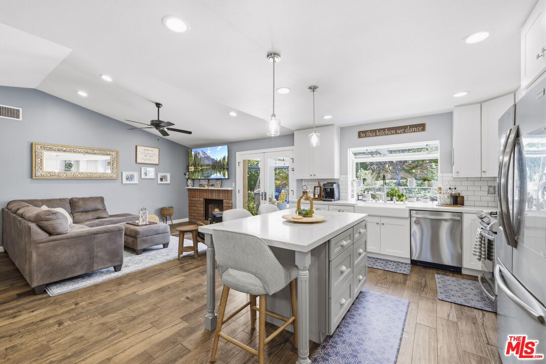 25601 Rancho Adobe Rd