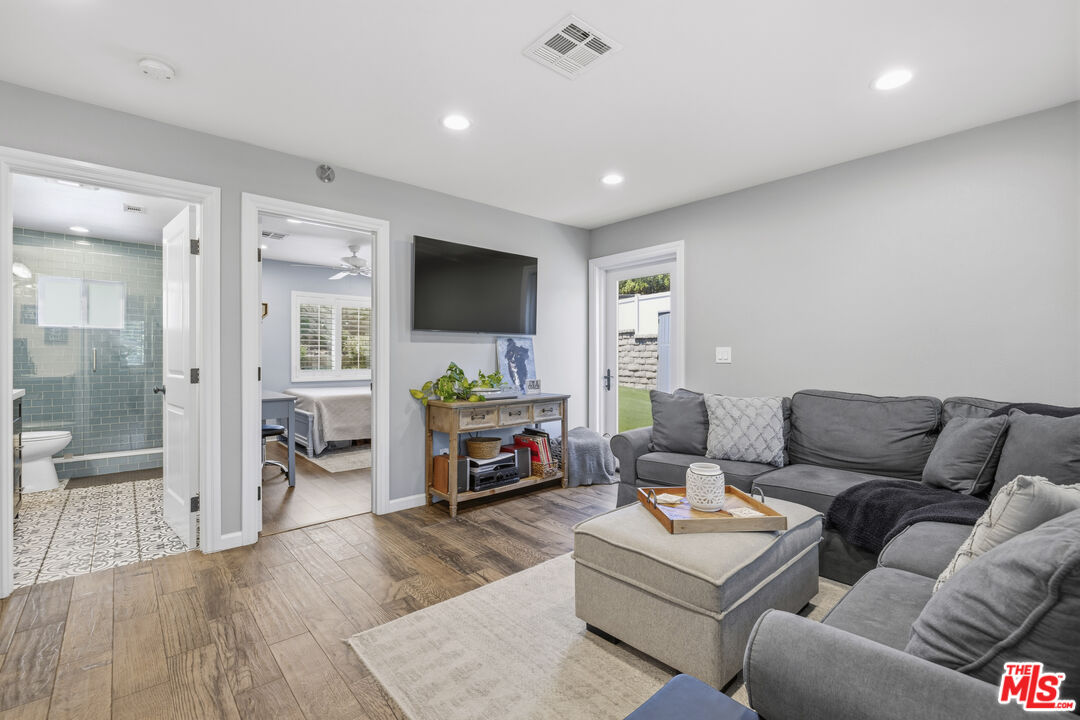 25601 Rancho Adobe Rd