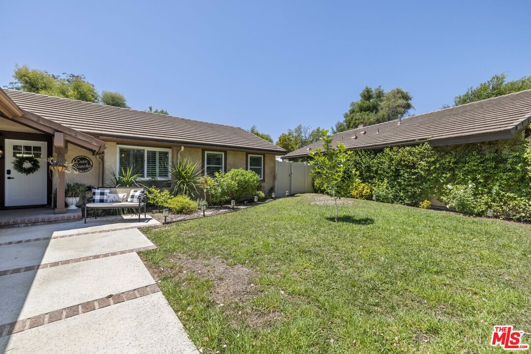 25601 Rancho Adobe Rd