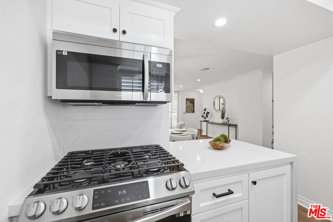4164 Tujunga Ave Unit: 103