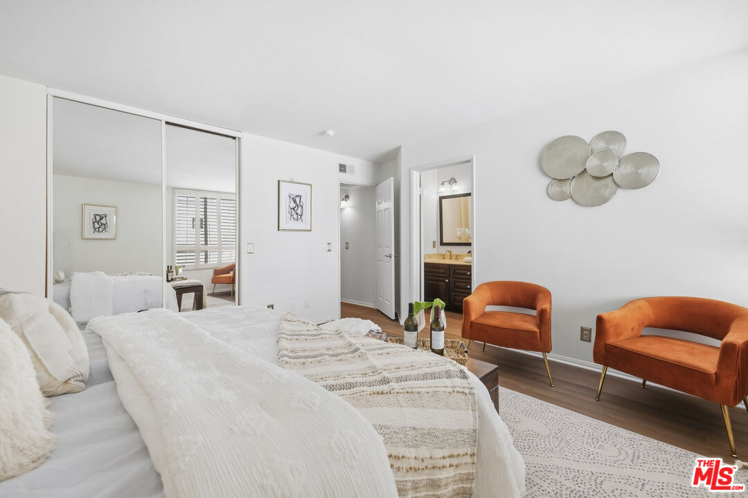 4164 Tujunga Ave Unit: 103