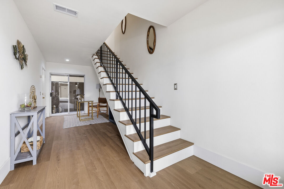 4164 Tujunga Ave Unit: 103