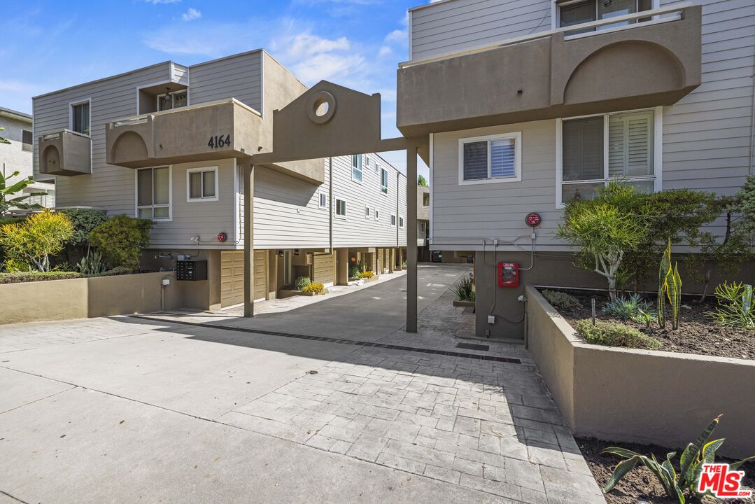 4164 Tujunga Ave Unit: 103
