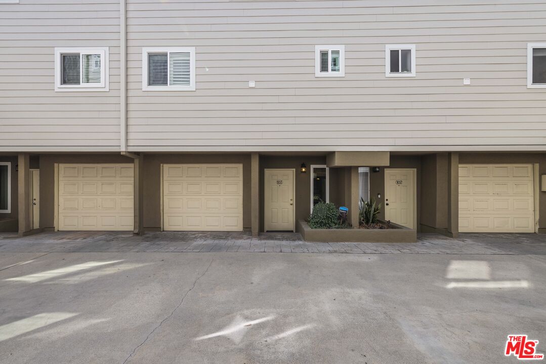 4164 Tujunga Ave Unit: 103