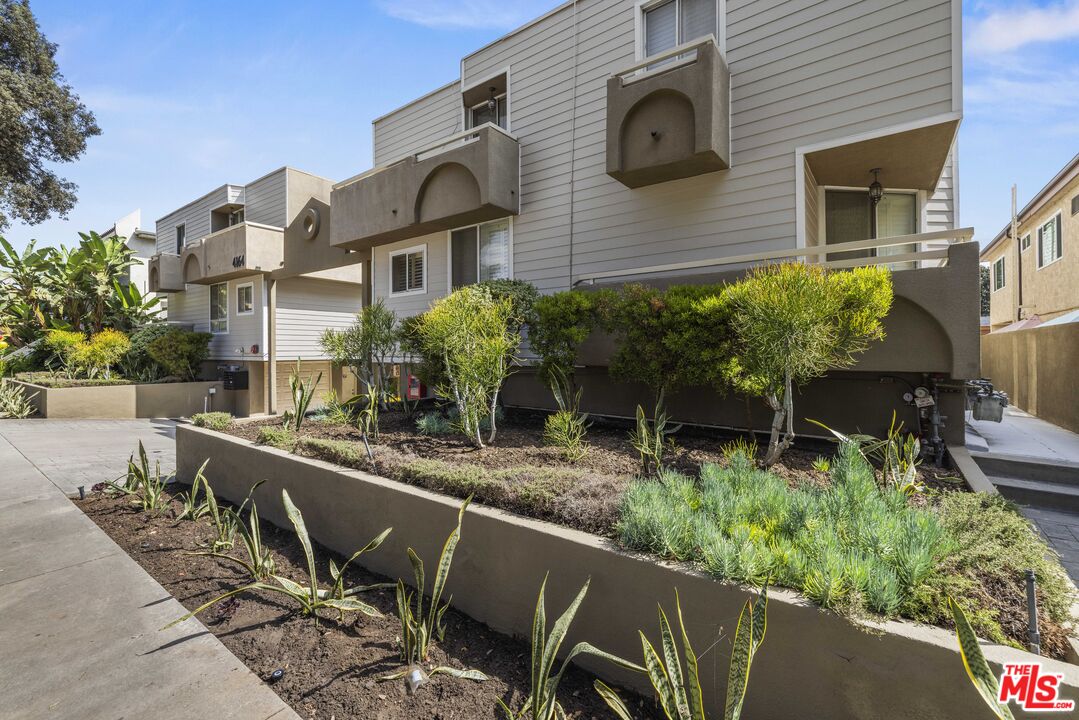4164 Tujunga Ave Unit: 103