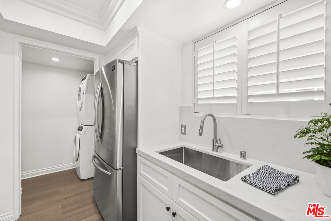 4164 Tujunga Ave Unit: 103