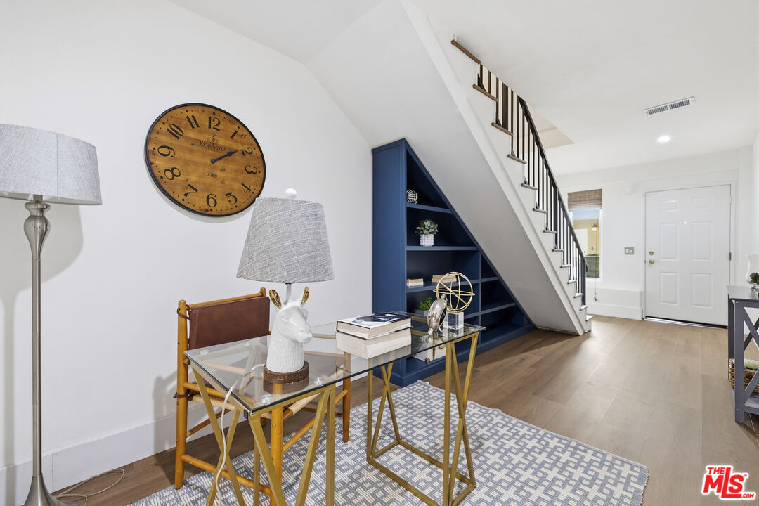 4164 Tujunga Ave Unit: 103