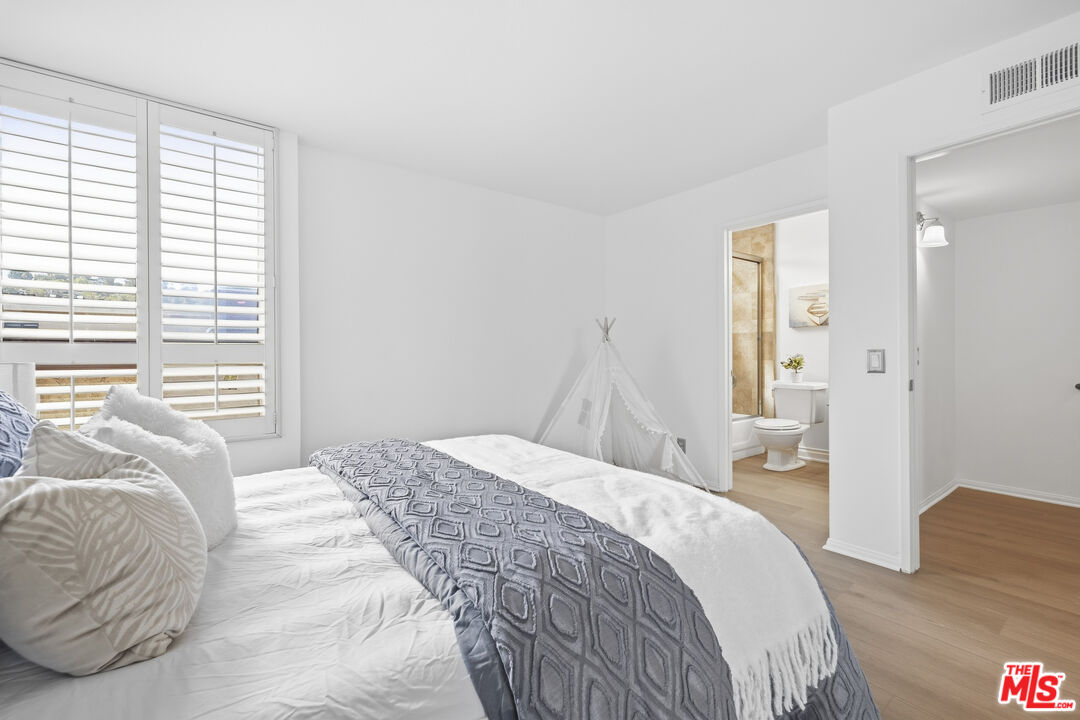 4164 Tujunga Ave Unit: 103