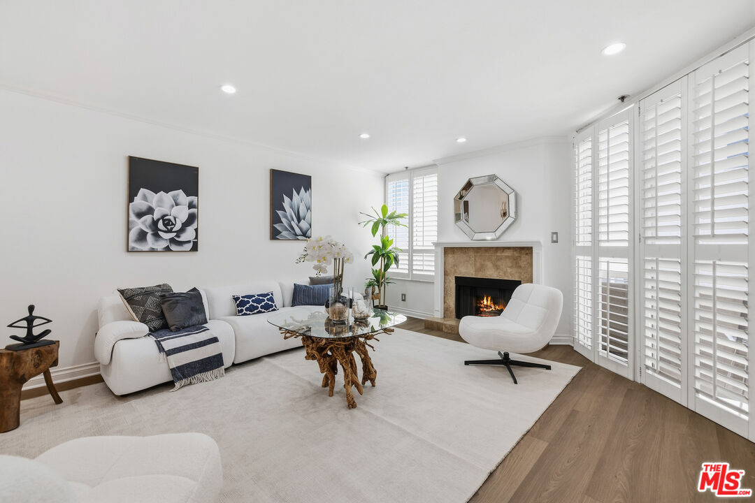 4164 Tujunga Ave Unit: 103