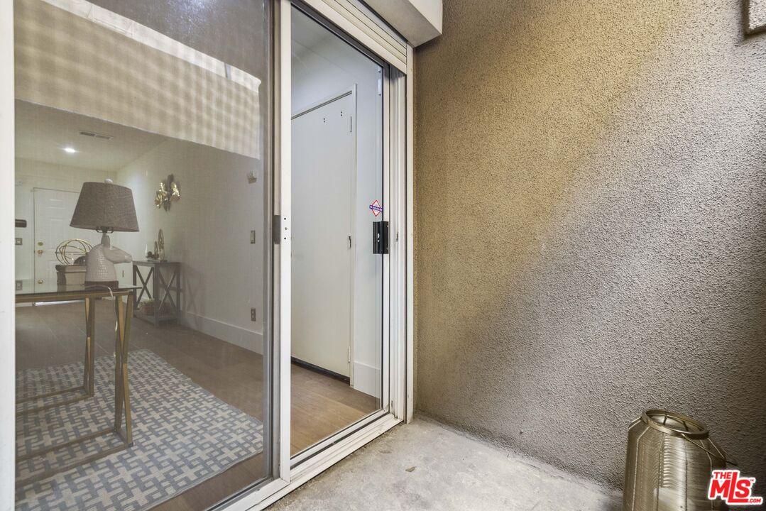 4164 Tujunga Ave Unit: 103