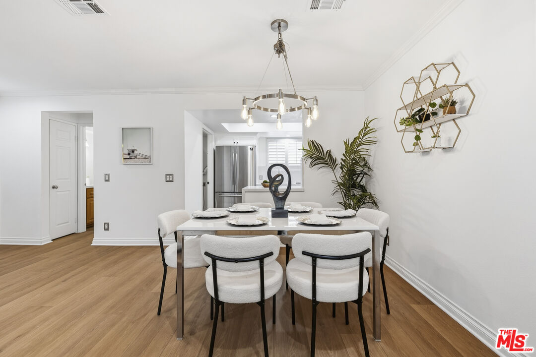 4164 Tujunga Ave Unit: 103