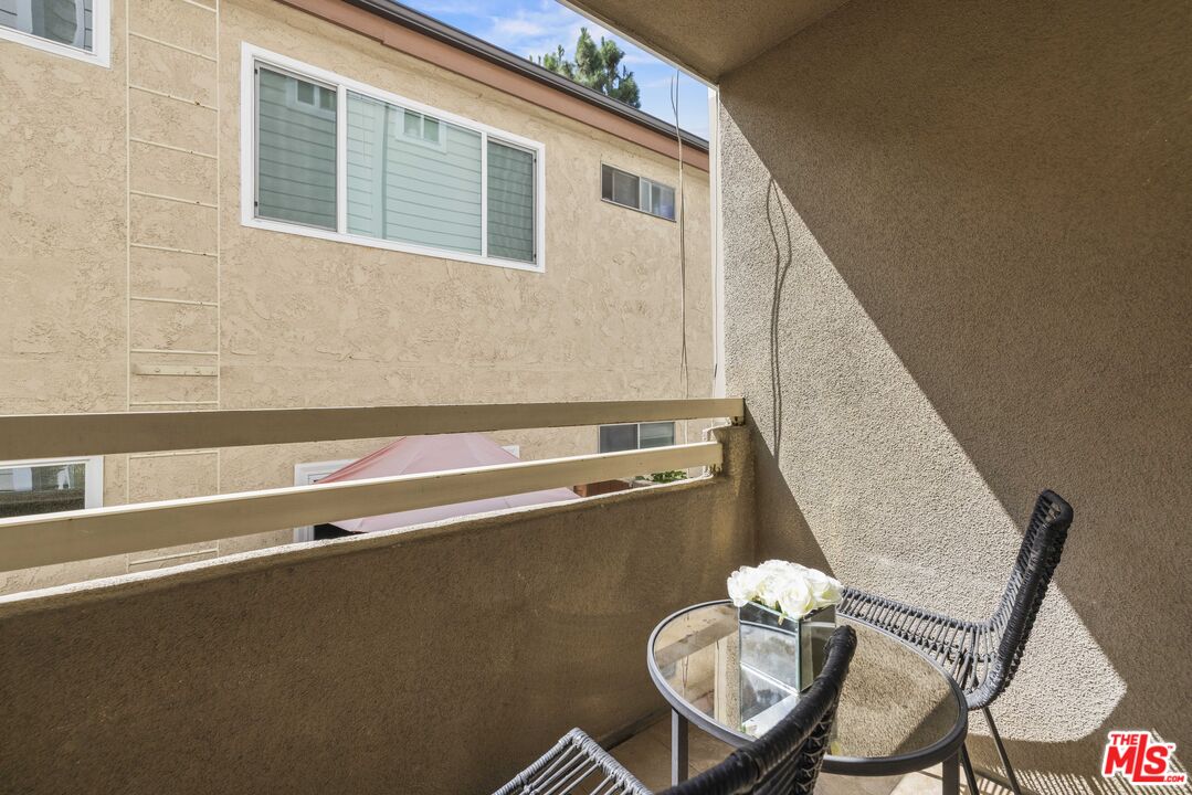 4164 Tujunga Ave Unit: 103