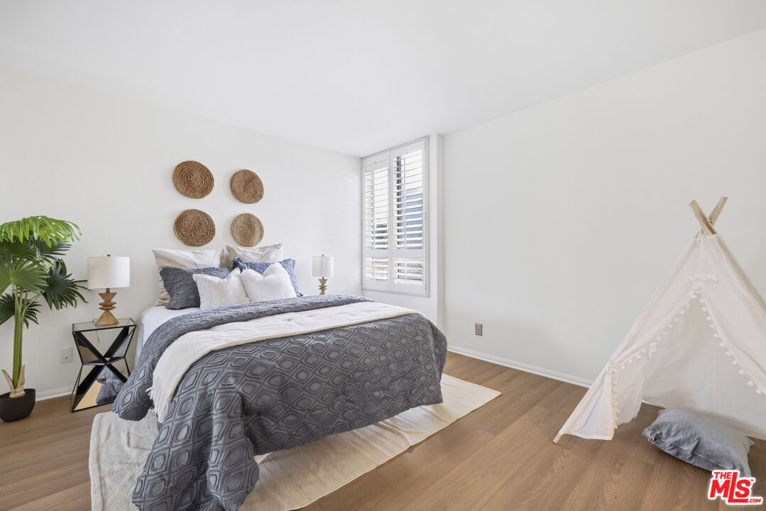 4164 Tujunga Ave Unit: 103