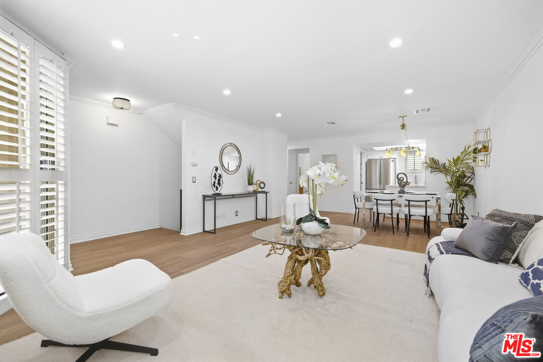 4164 Tujunga Ave Unit: 103
