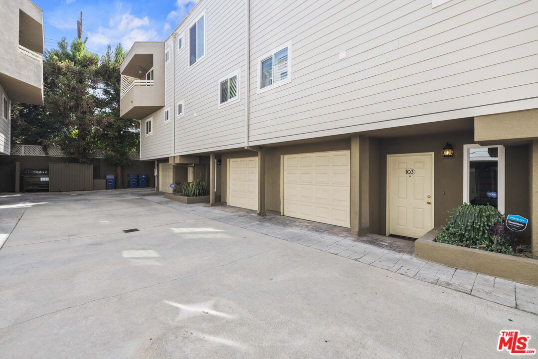 4164 Tujunga Ave Unit: 103