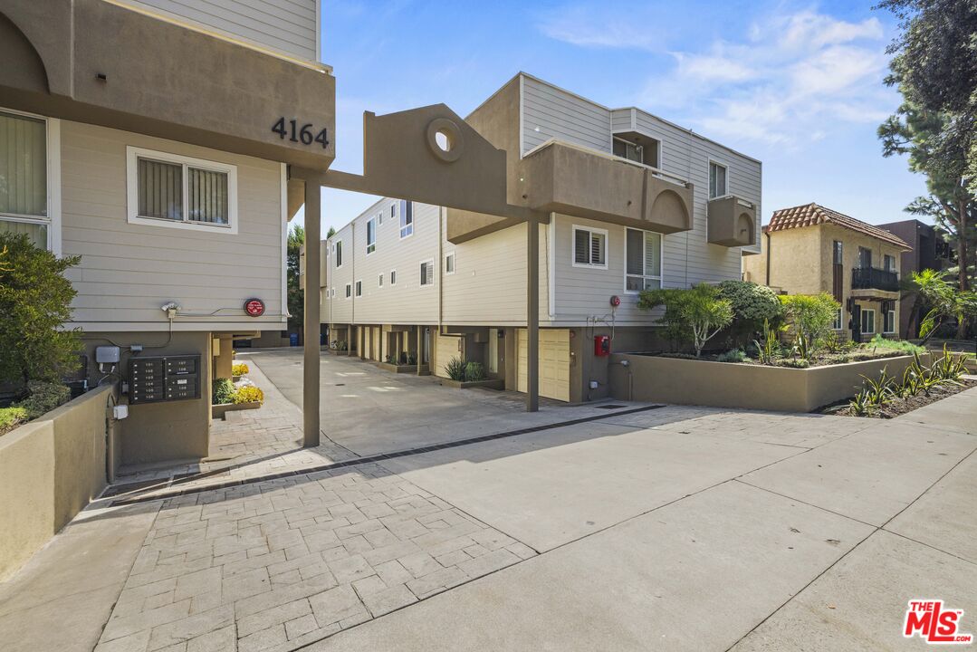 4164 Tujunga Ave Unit: 103