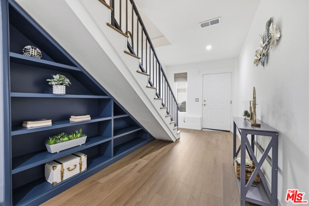 4164 Tujunga Ave Unit: 103