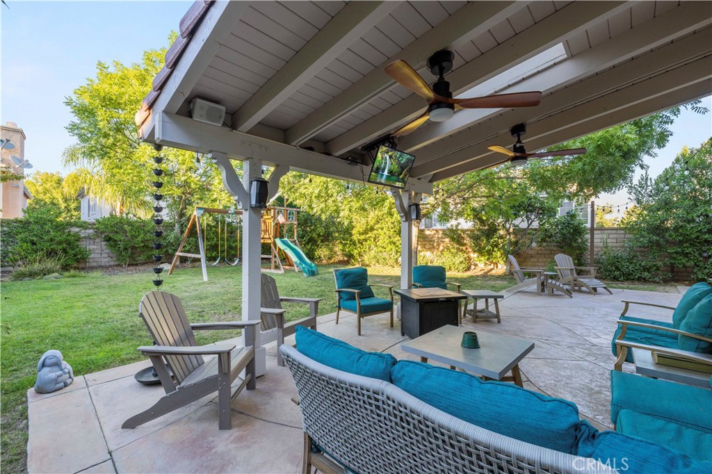 24303 Las Palmas Street