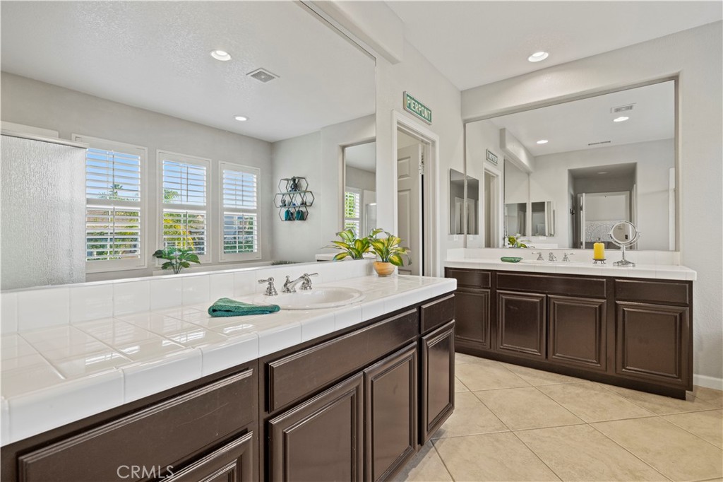 24303 Las Palmas Street