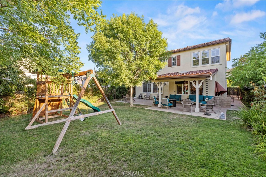 24303 Las Palmas Street