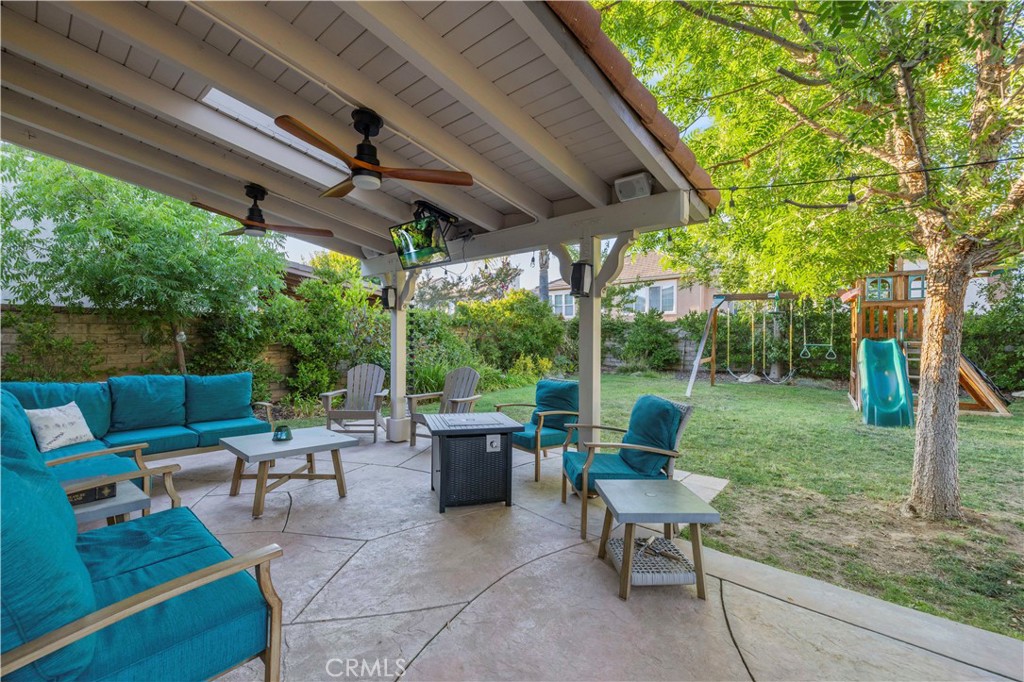 24303 Las Palmas Street