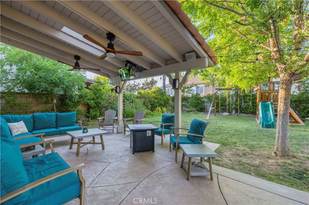 24303 Las Palmas Street