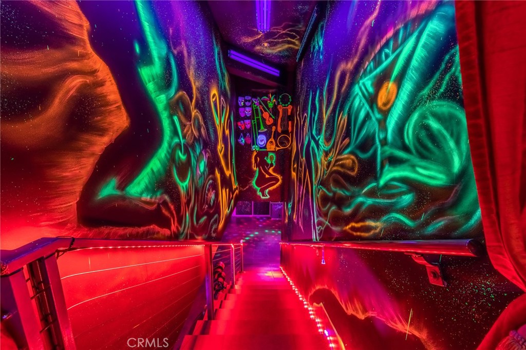 2189 Sunset Plaza Drive