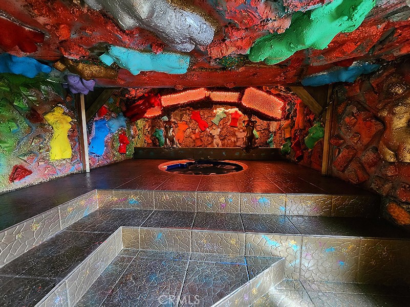 2189 Sunset Plaza Drive