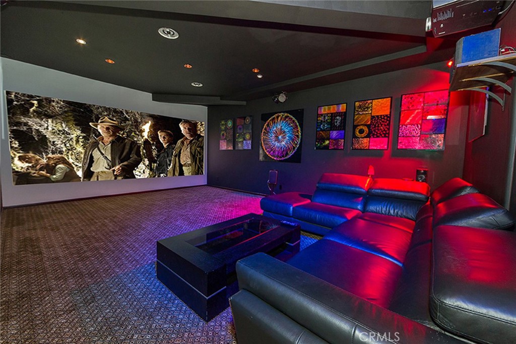 2189 Sunset Plaza Drive