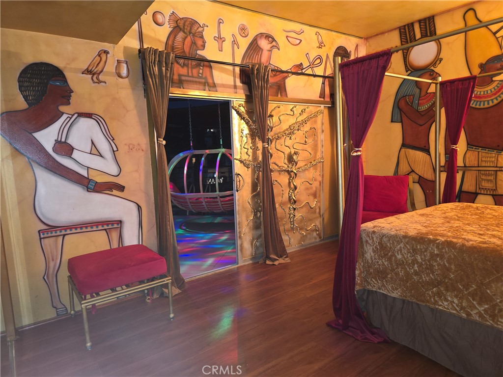 2189 Sunset Plaza Drive